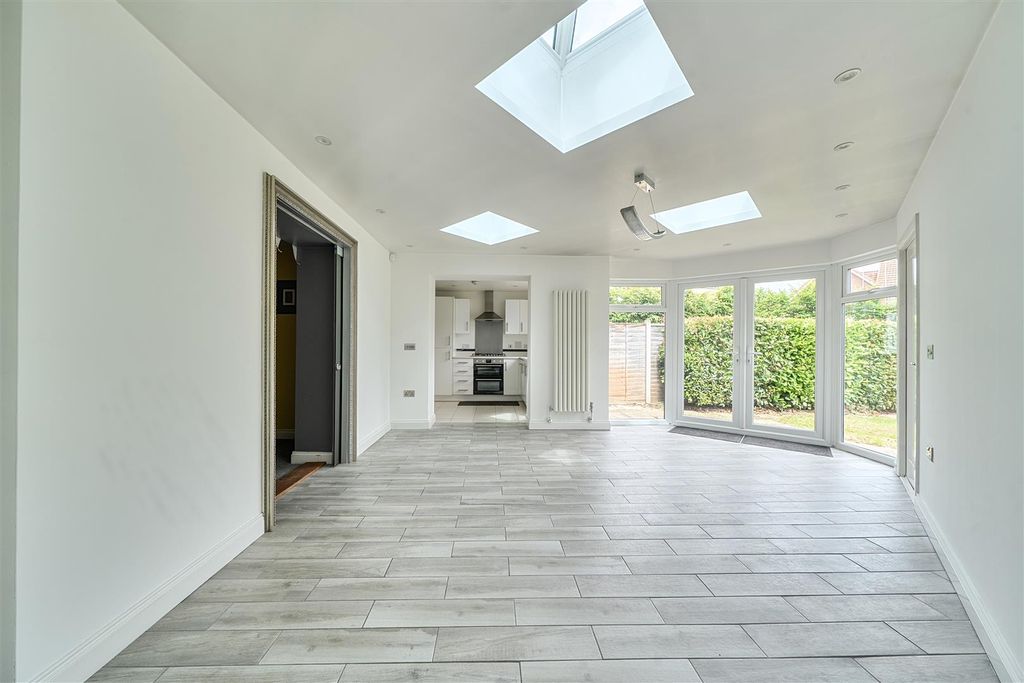 Property photo 3 of 13 Scarborough Drive - Family Room.Jpg