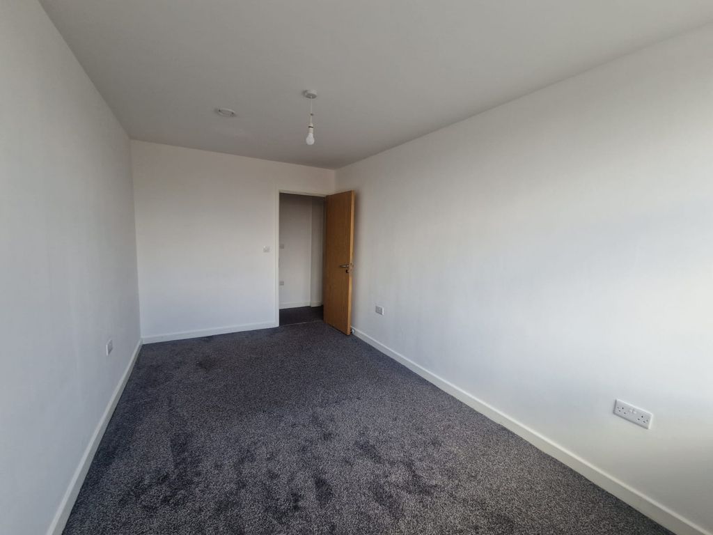 Property photo 3 of 4 Bedroom.Jpeg