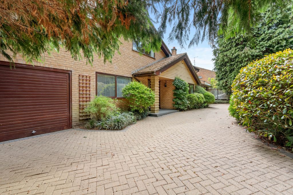 Property photo 1 of 27
