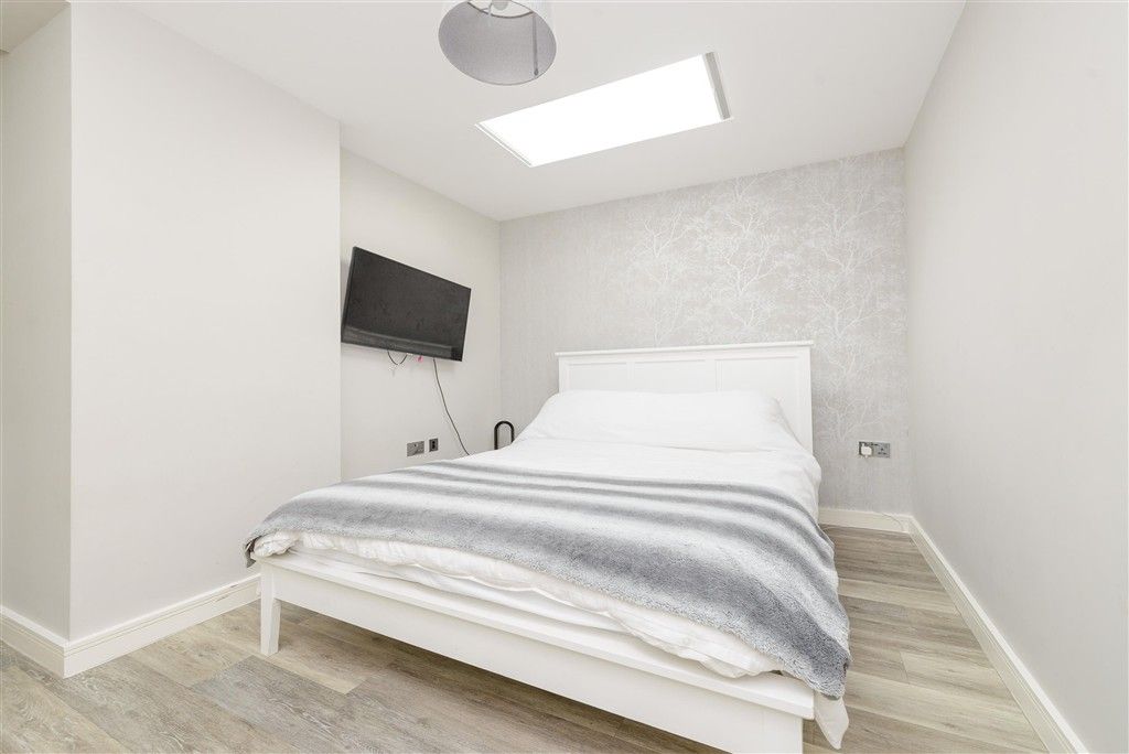 Property photo 2 of 8 Bedroom 1