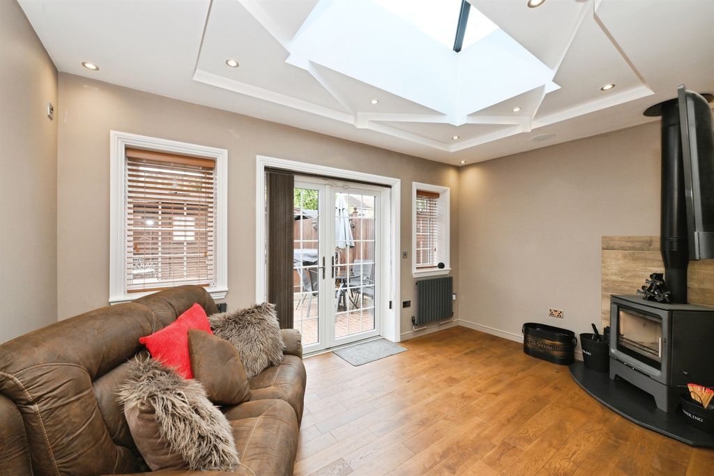 Property photo 2 of 18