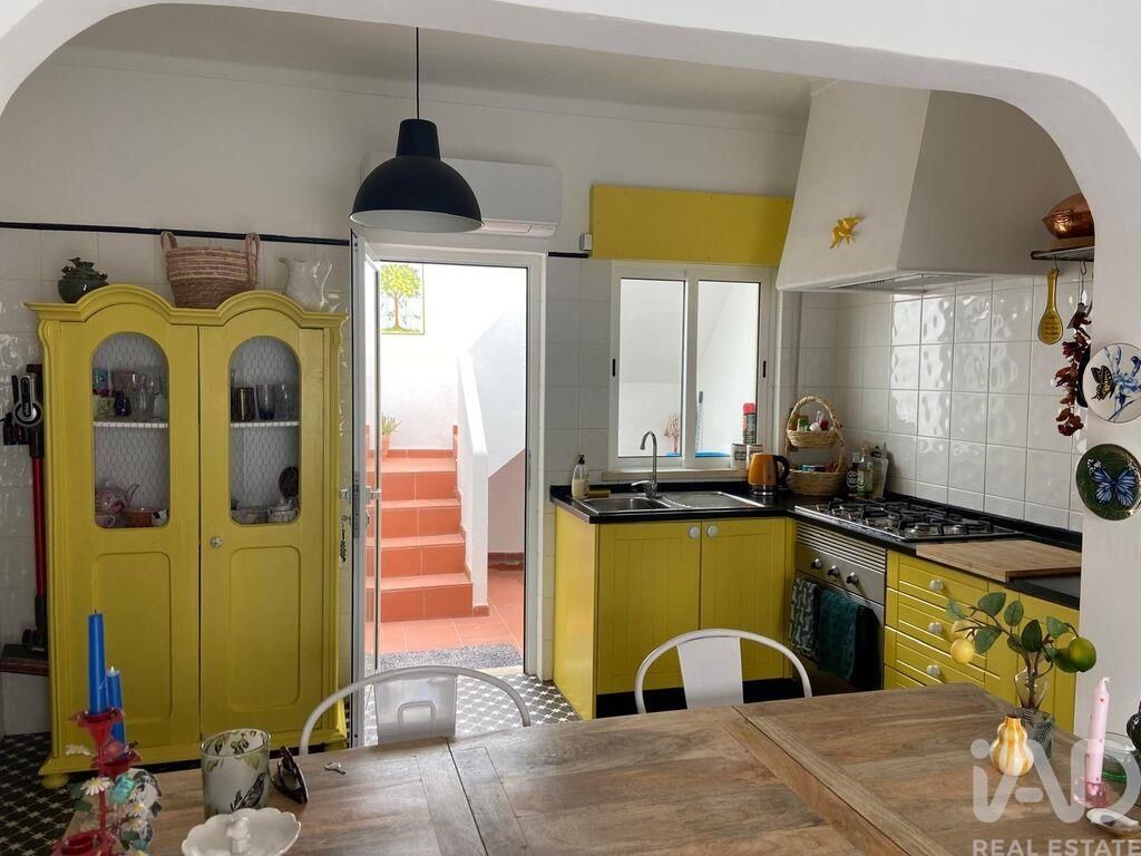 Property photo 2 of 33