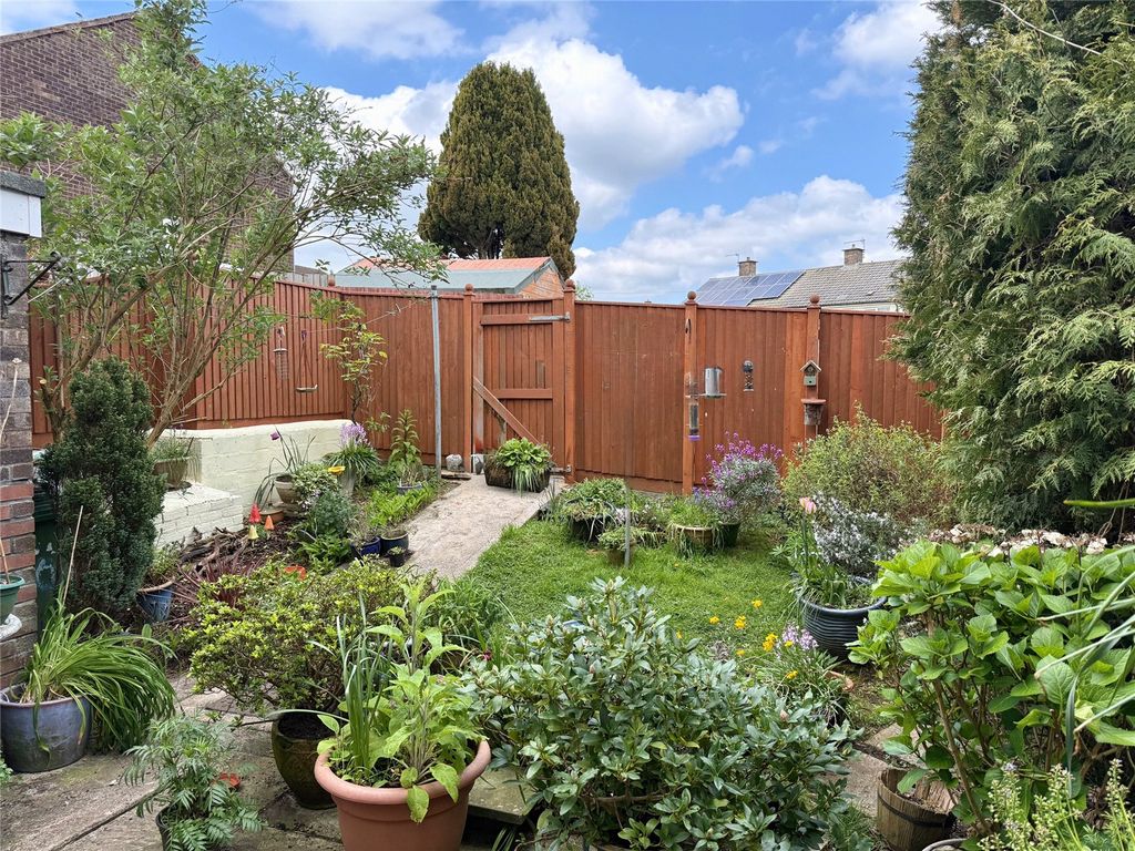 Property photo 2 of 12 Picture No. 28