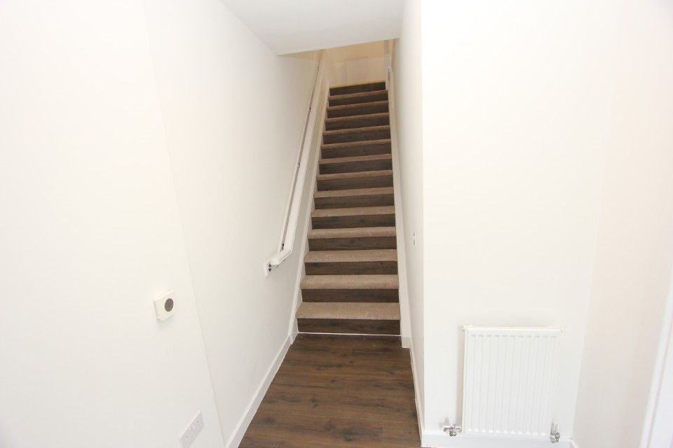 Property photo 3 of 21 Entrance Hall