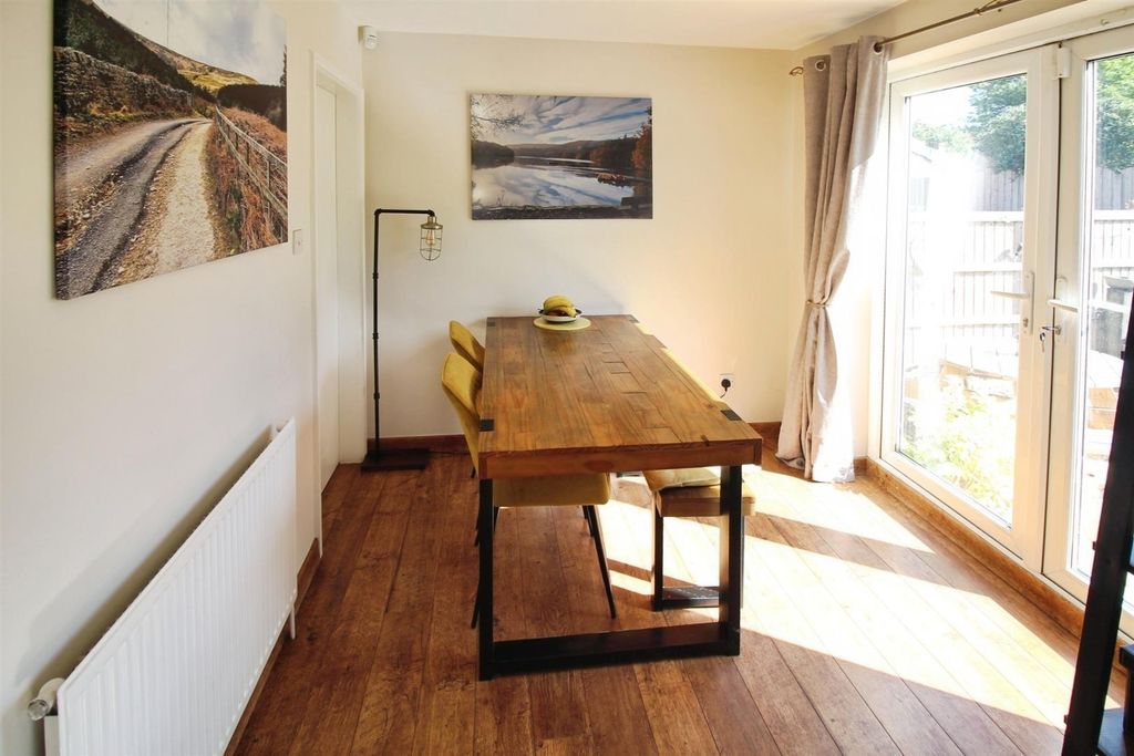 Property photo 3 of 15 Dining Room