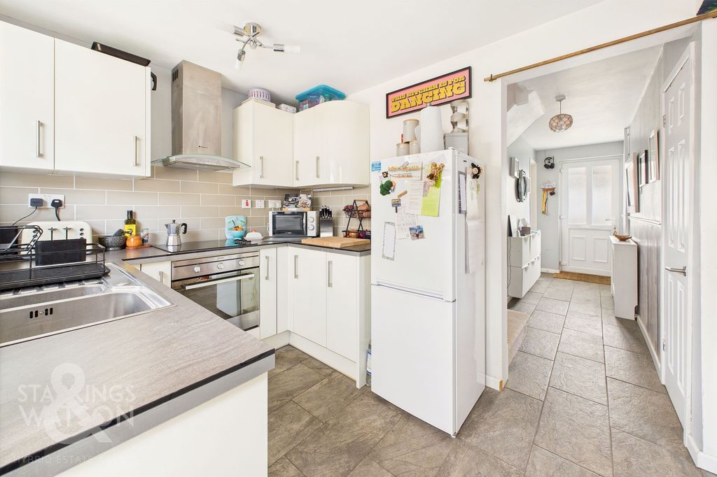 Property photo 2 of 23