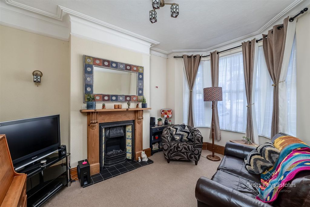 Property photo 2 of 14 Sitting Room