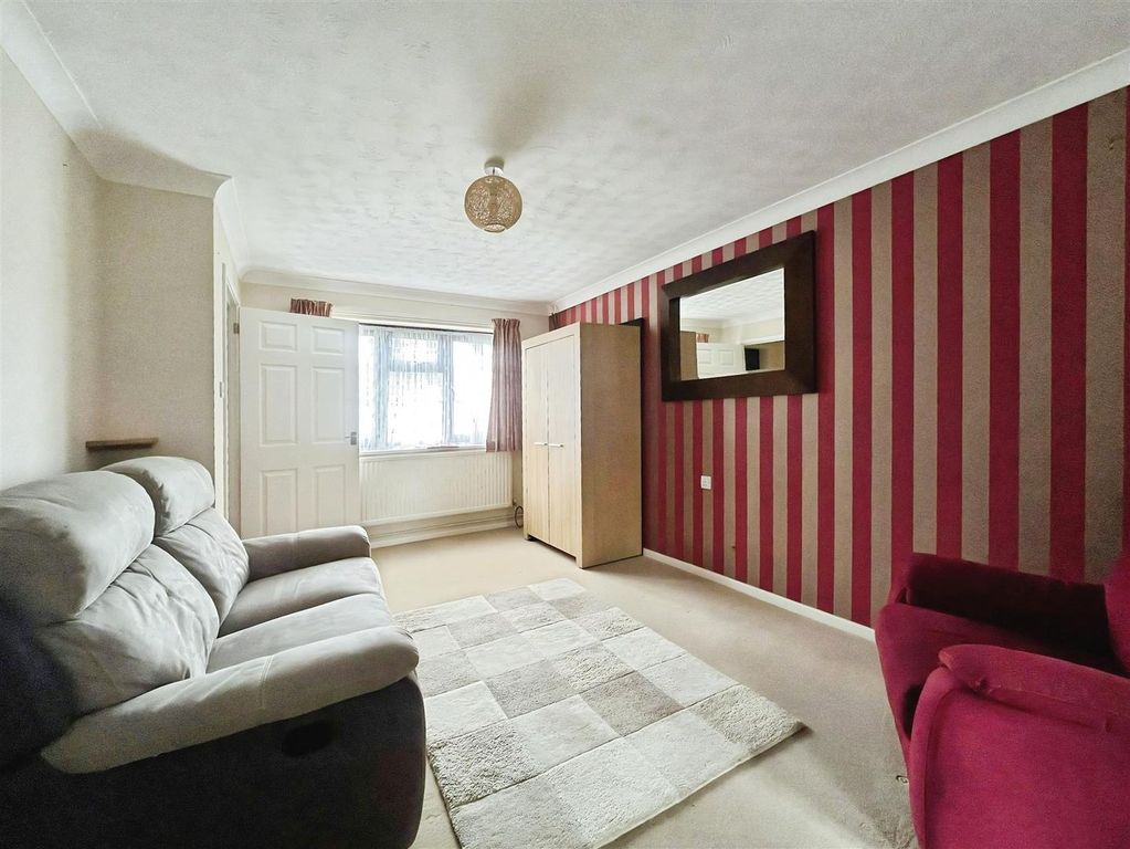 Property photo 2 of 10 Lounge II.Jpeg