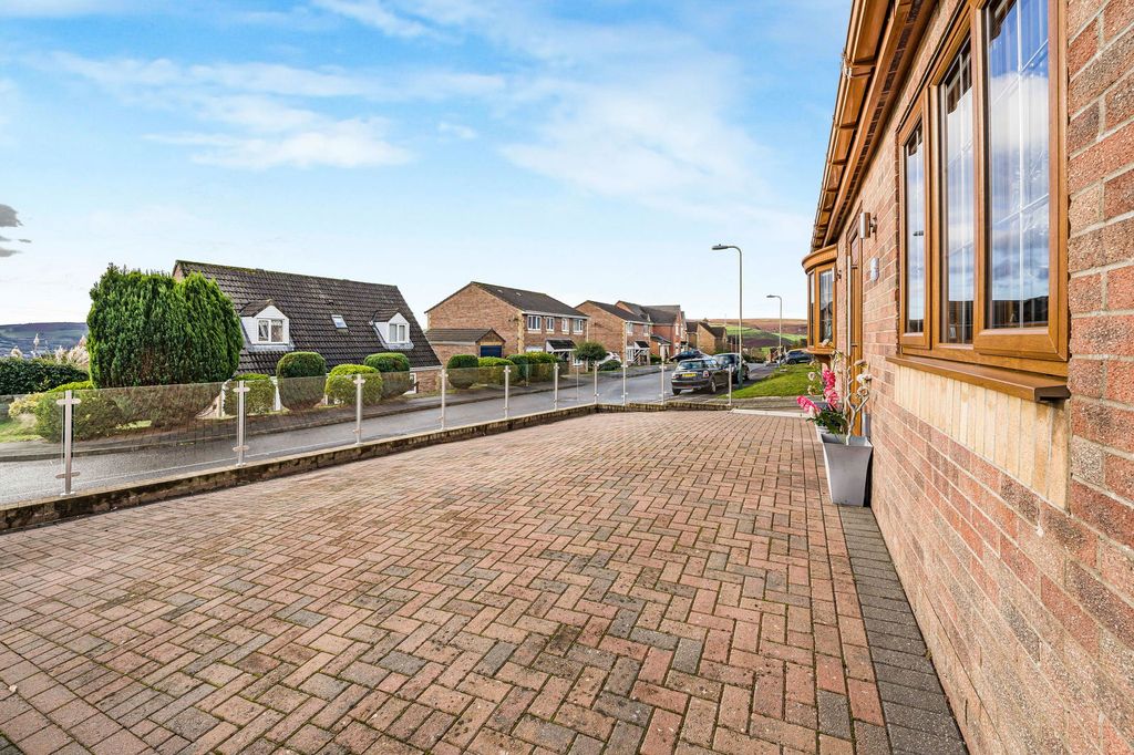 Property photo 3 of 43