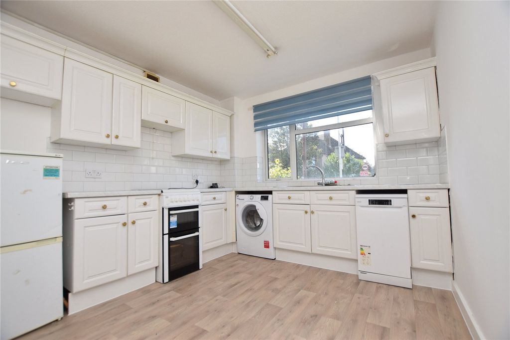 Property photo 3 of 6 Picture No. 02