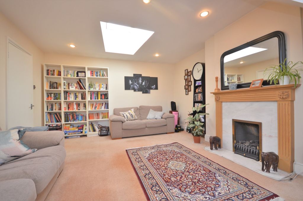 Property photo 2 of 10 Reception Room (2)