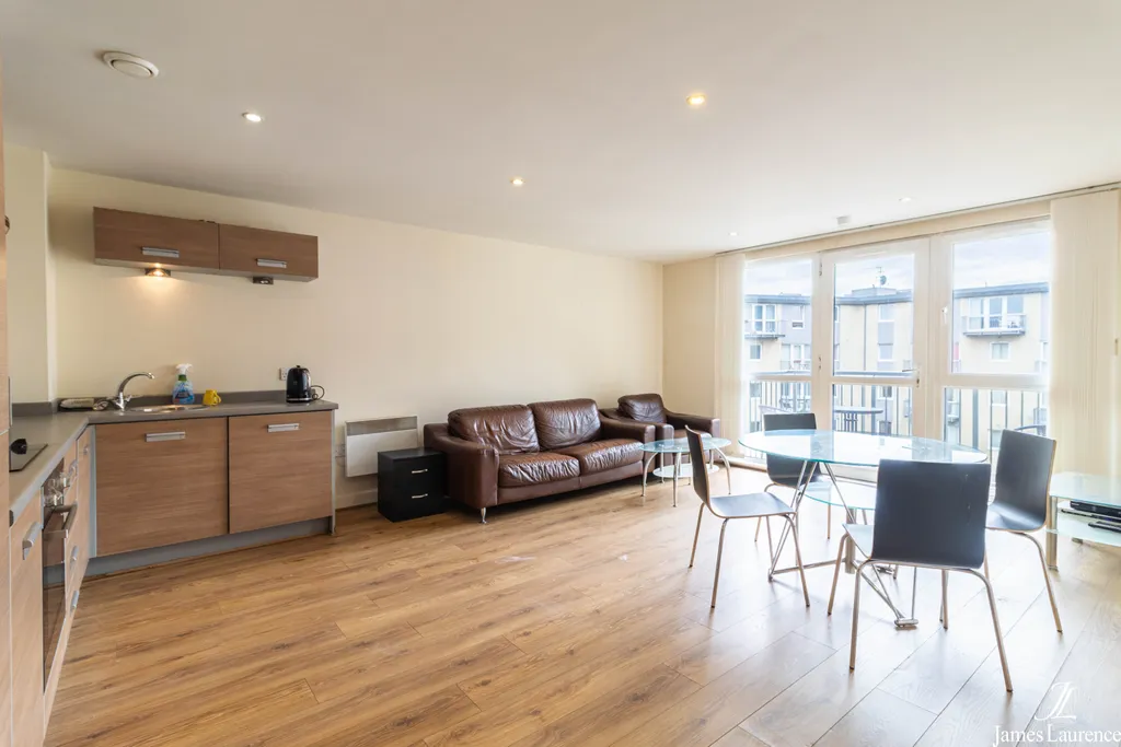 Apartment in Birmingham, Jewellery Quarter - View 3
