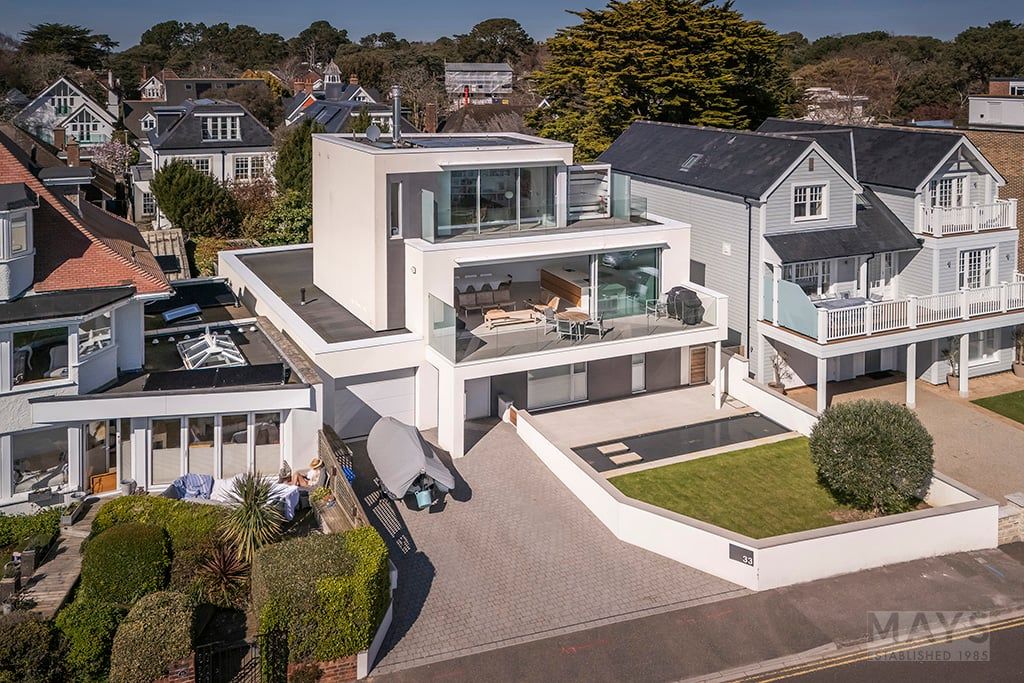 Property photo 1 of 32