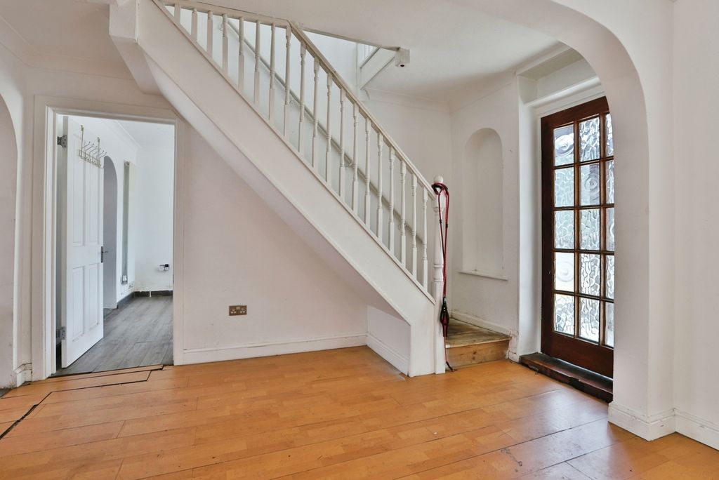 Property photo 2 of 18 Pbox-Img.Jpg