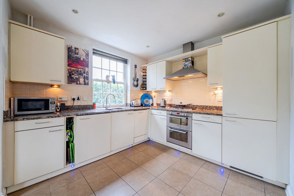 Property photo 3 of 13 Kitchen