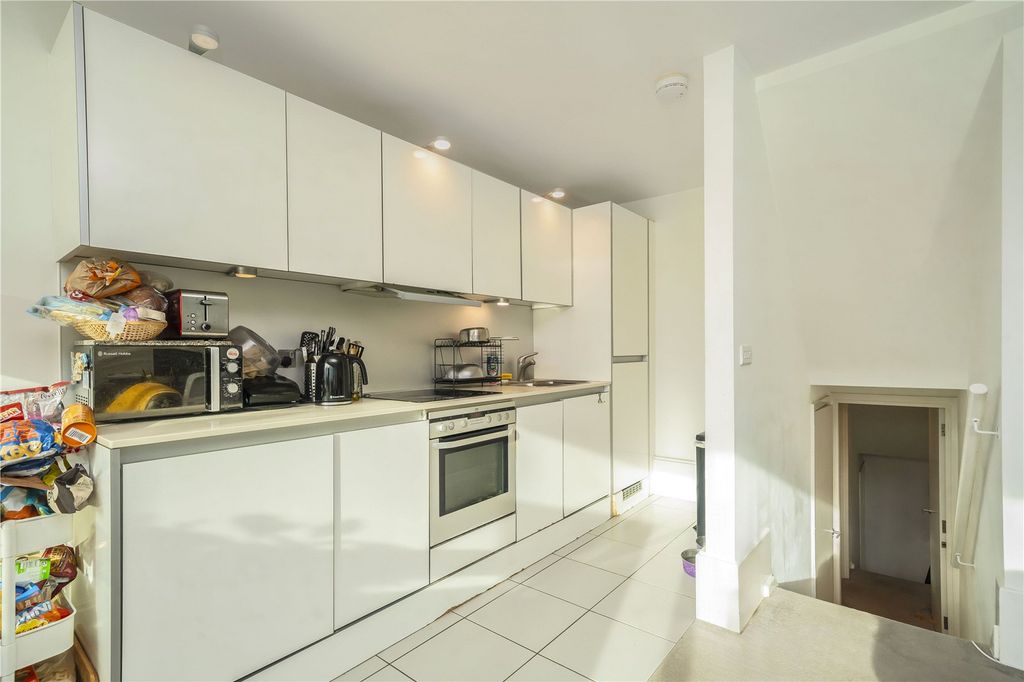 Property photo 3 of 7 Picture No. 11