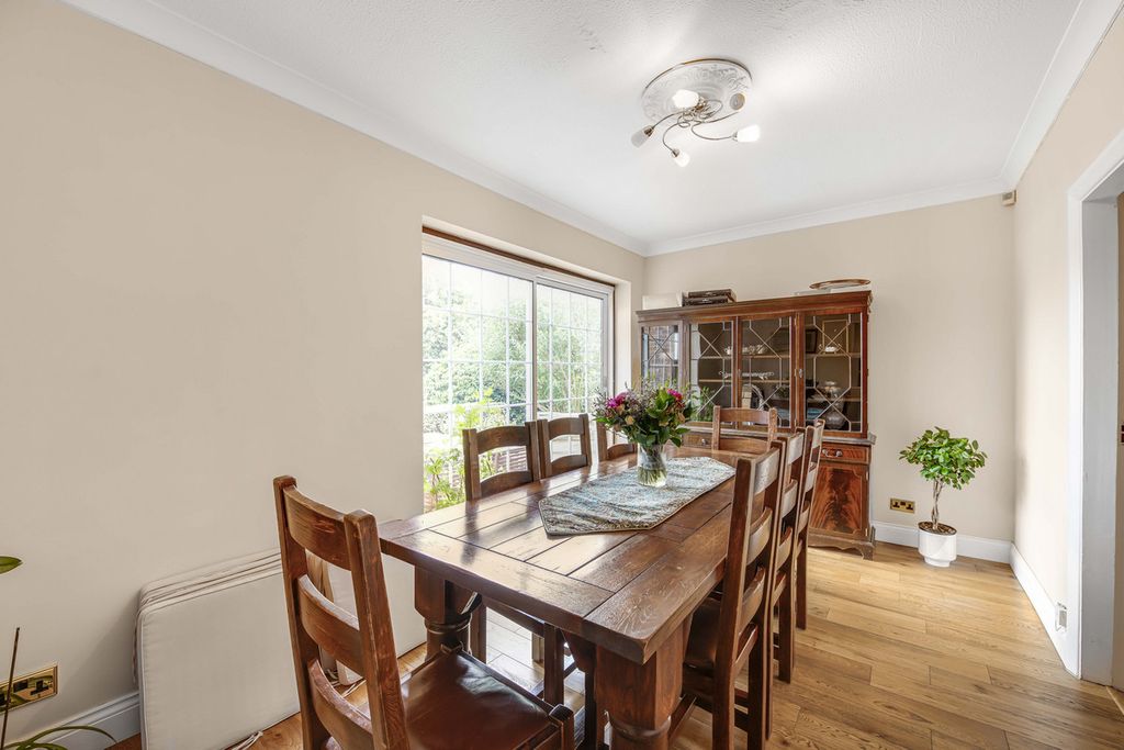 Property photo 2 of 24