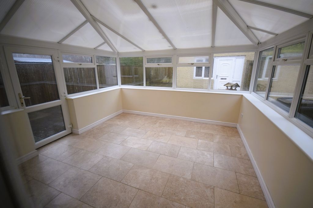 Property photo 3 of 13 Conservatory