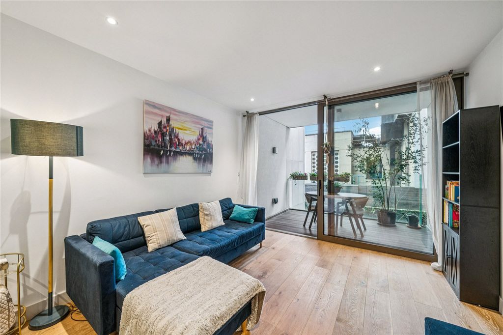 Property photo 2 of 11 Reception Room