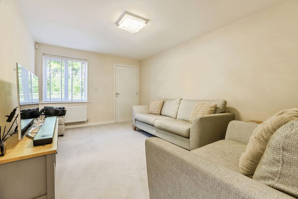 Property photo 2 of 17 Pbox-Img.Jpg