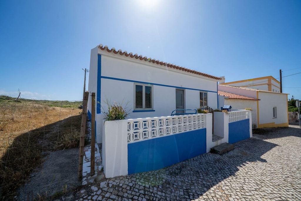 Property photo 1 of 24 Village House In Carrapateira