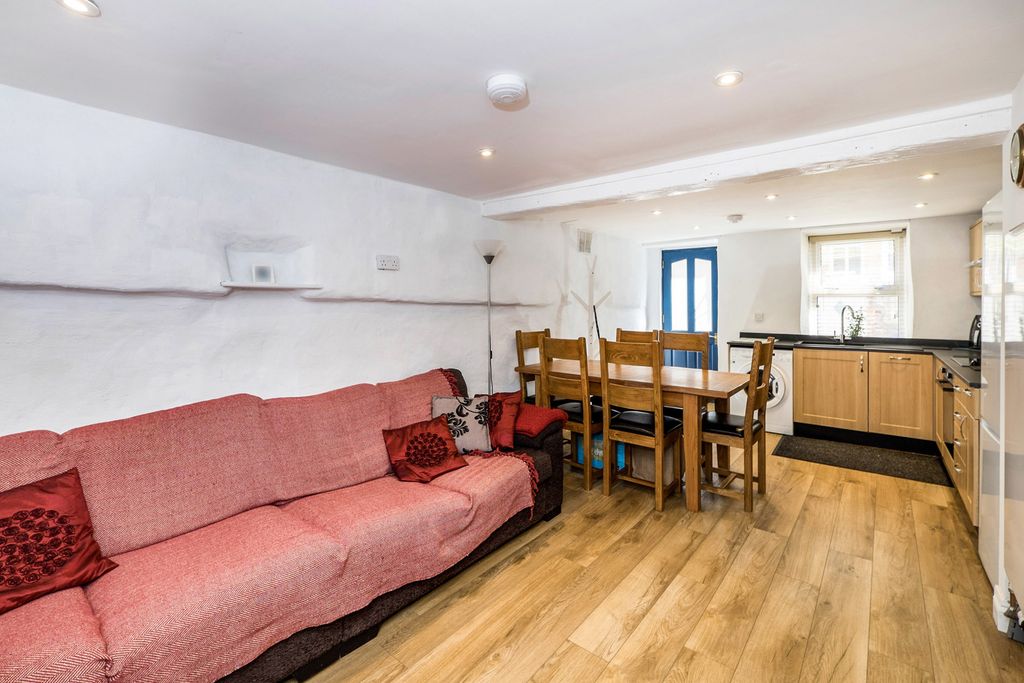 Property photo 3 of 20 Pbox-Img.Jpg