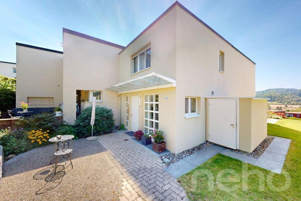 Property photo 3 of 12