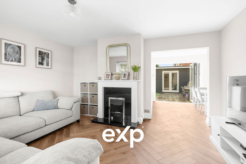 Property photo 3 of 24