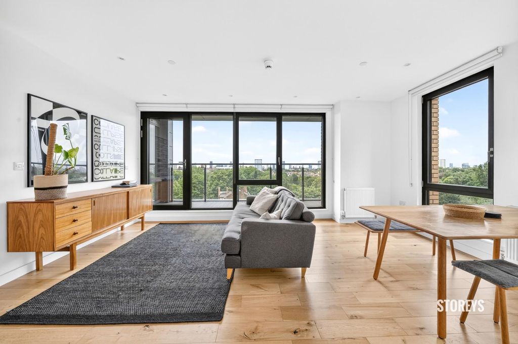 Property photo 1 of 31
