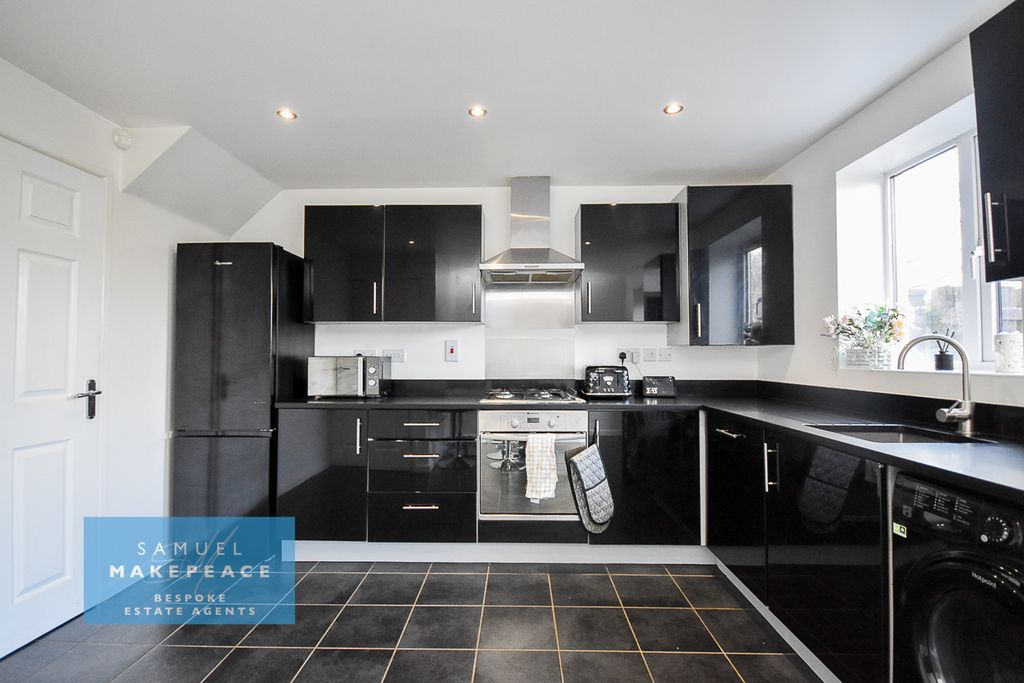 Property photo 3 of 23 Gallery