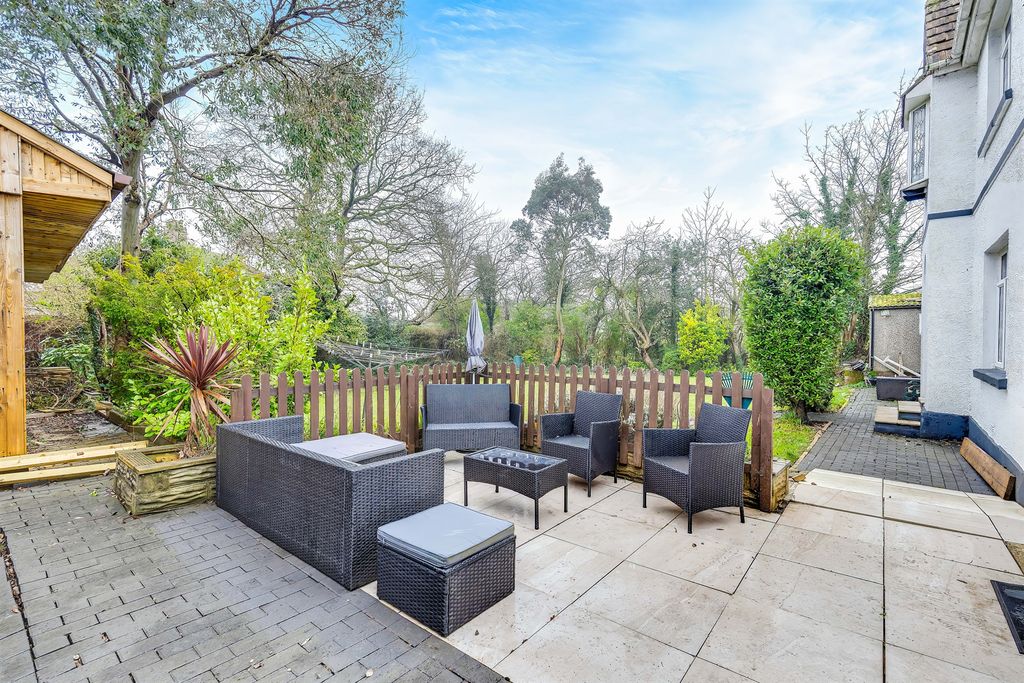 Property photo 3 of 31