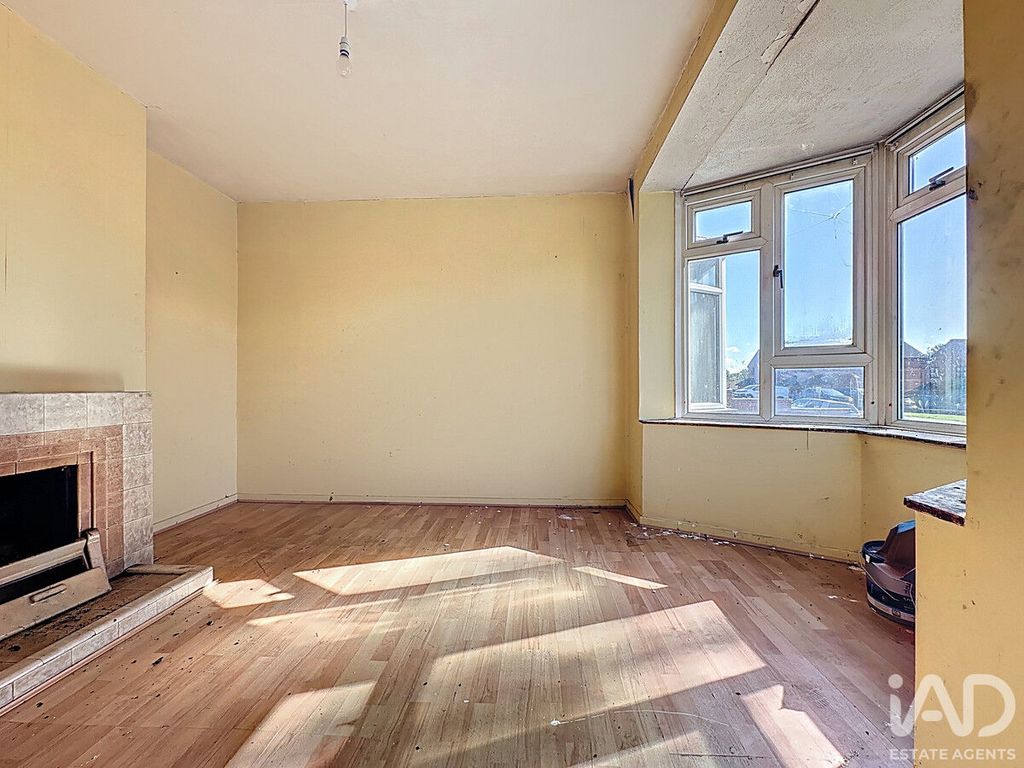 Property photo 2 of 13