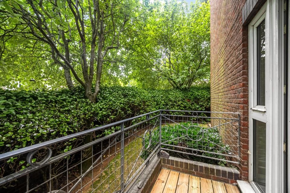Property photo 2 of 16 Nizells Avenue, The Vineries Flat 5-007 (Custom).J