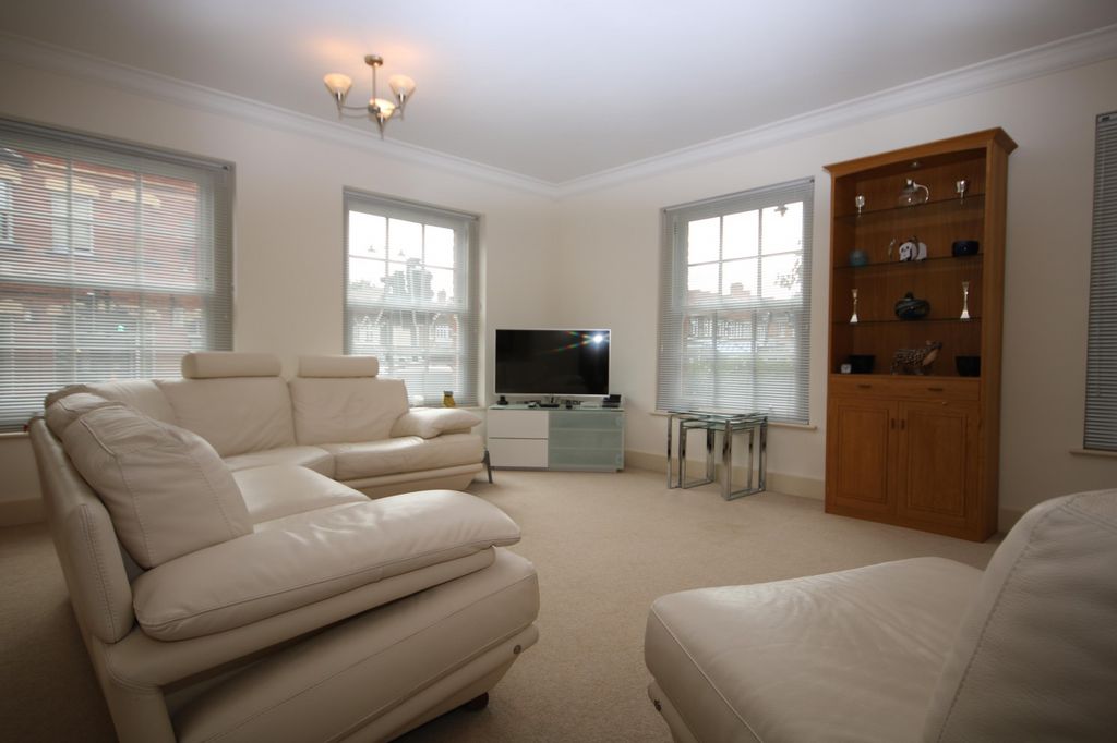 Property photo 3 of 15 Living Room