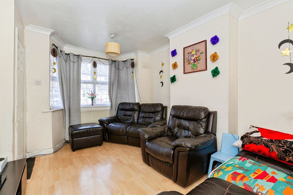 Property photo 2 of 19