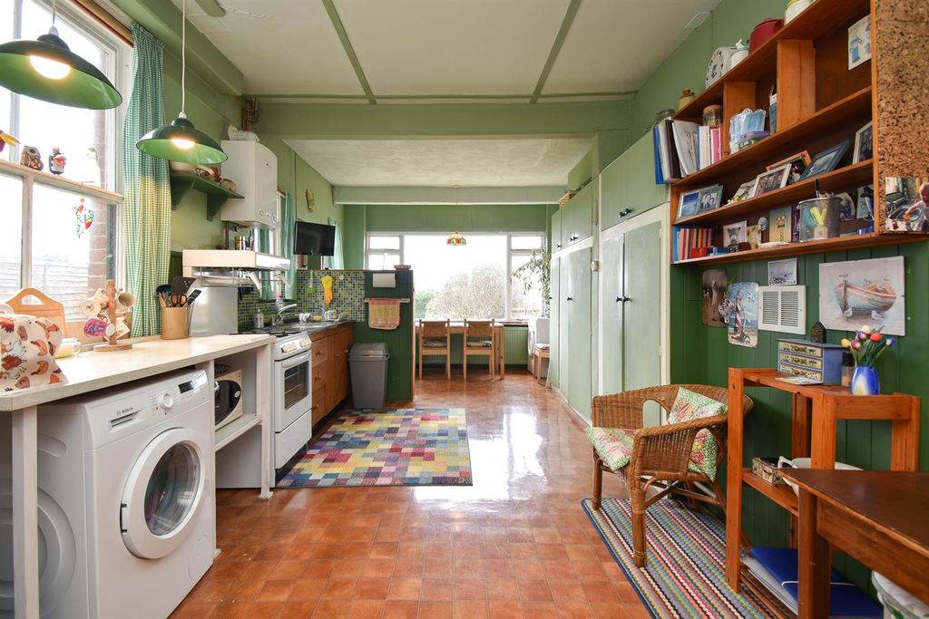 Property photo 3 of 34 Kitchen