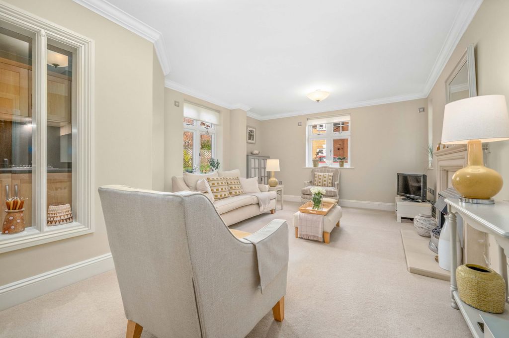 Property photo 3 of 13