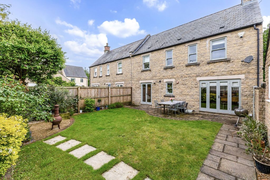 Property photo 2 of 15 Rear Garden