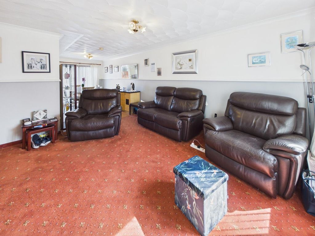 Property photo 2 of 19 Living Room