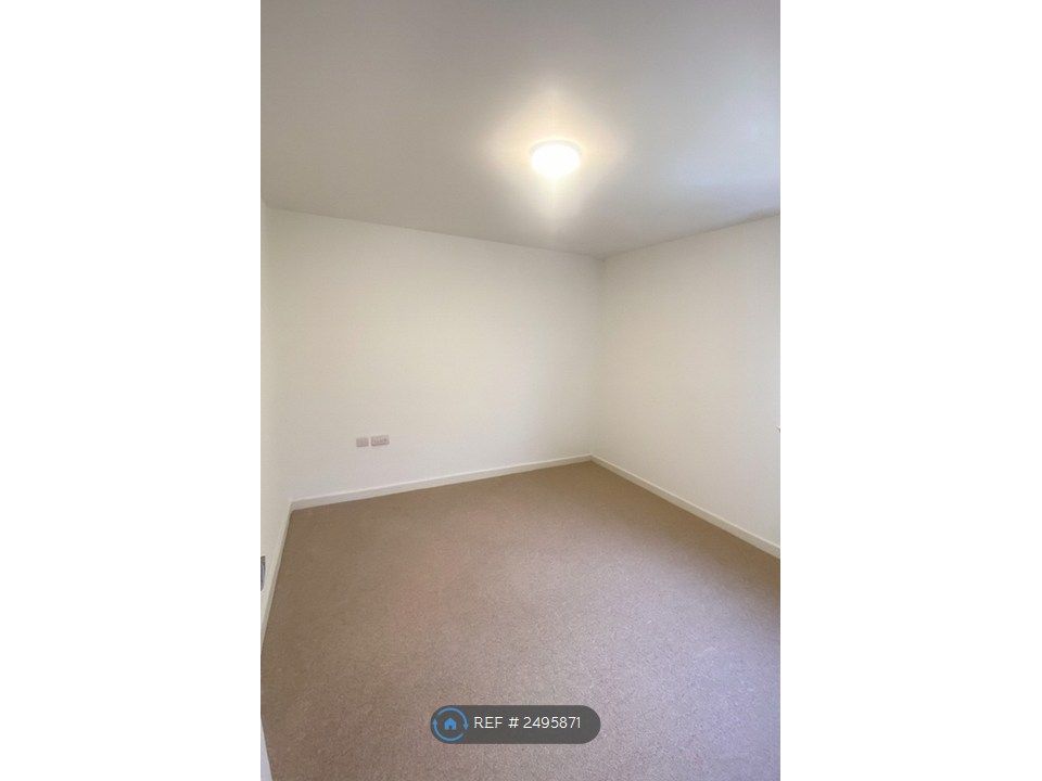 Property photo 3 of 13 Guest Bedroom