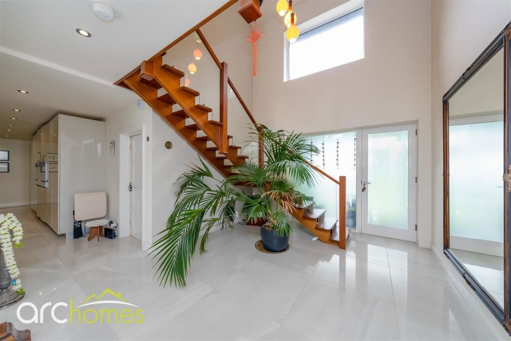 Property photo 3 of 51