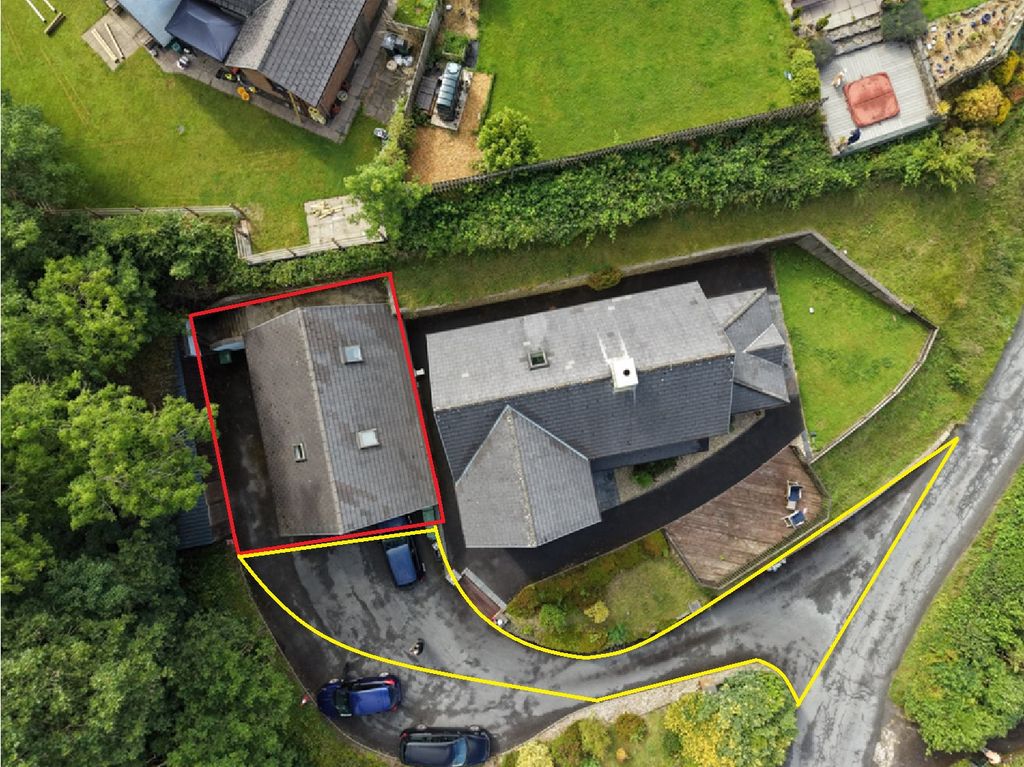 Property photo 2 of 18