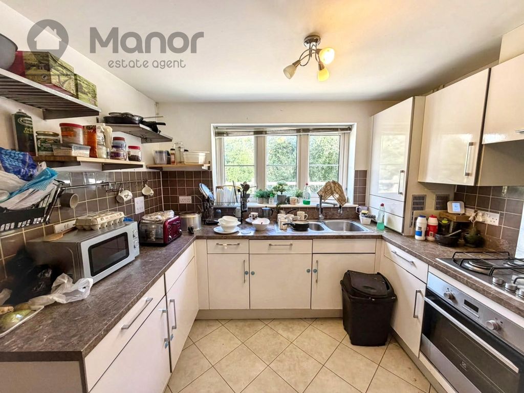 Property photo 1 of 20 Kitchen