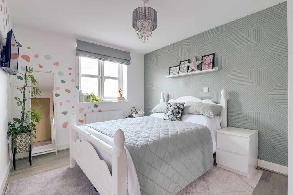 Property photo 3 of 18