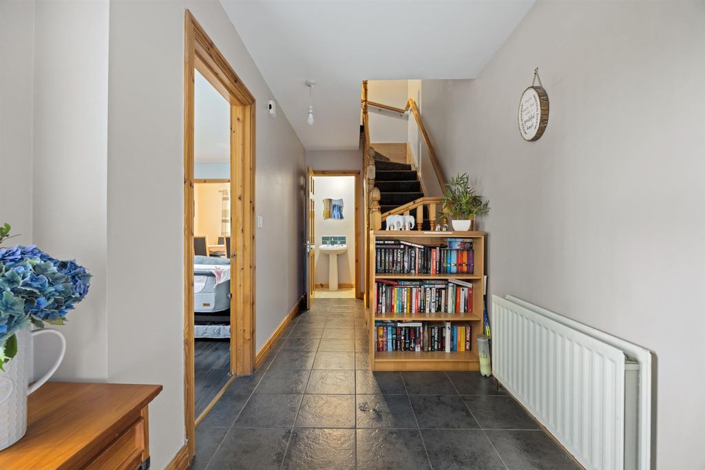 Property photo 2 of 22 13 Claragh Court 01.Jpg
