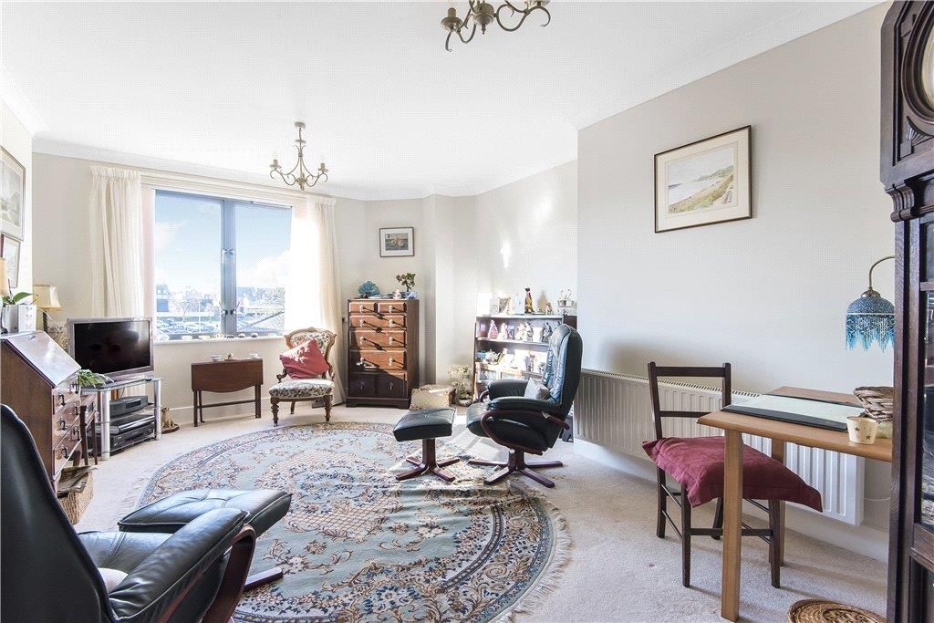 Property photo 3 of 11 Sitting Room