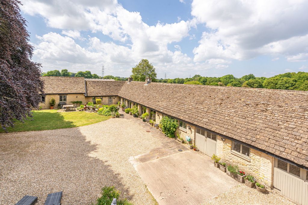 Property photo 1 of 21