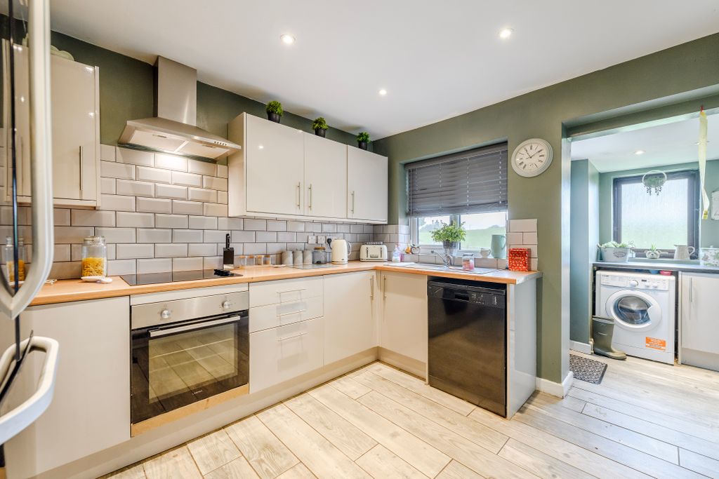 Property photo 2 of 18 Kitchen/Utility Room