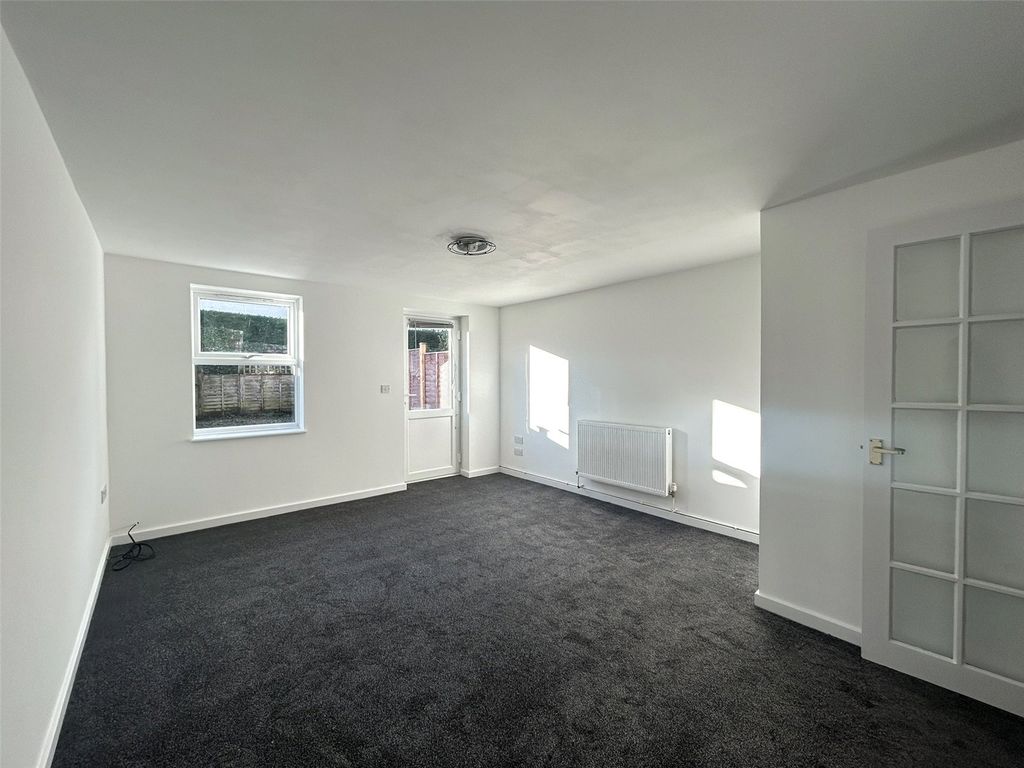 Property photo 2 of 13 Picture No. 05