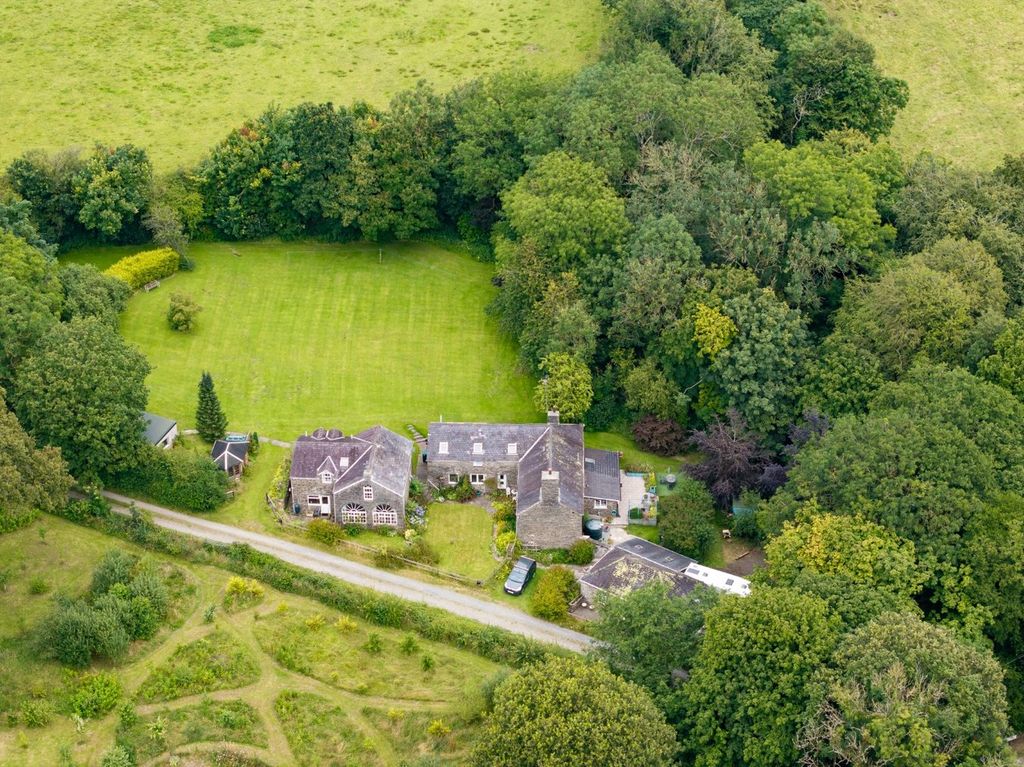 Property photo 1 of 76